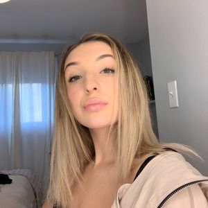 Meet your Posher, Kendra